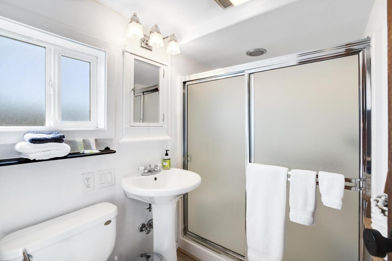Cape Meares Beach Getaway Экстерьер фото