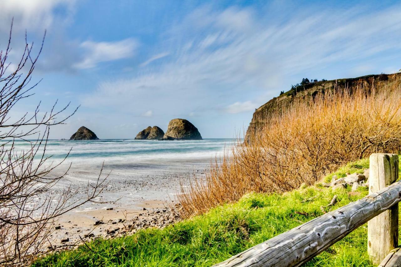 Cape Meares Beach Getaway Экстерьер фото